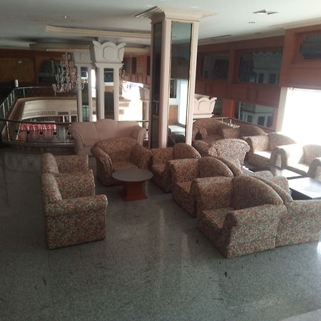 Grandpoint Hotell Phitsanulok Exteriör bild