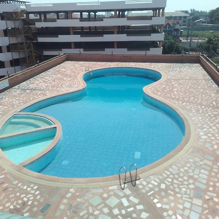 Grandpoint Hotell Phitsanulok Exteriör bild